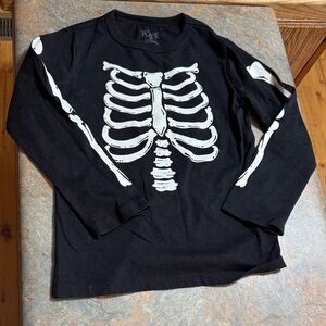 10/$10 The children’s place Black Skeleton Long Sleeve Tee